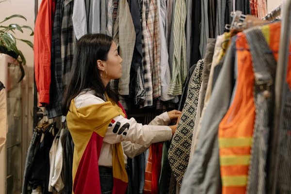 Comment la crise du COVID-19 a boosté le marché des vêtements de seconde main ?