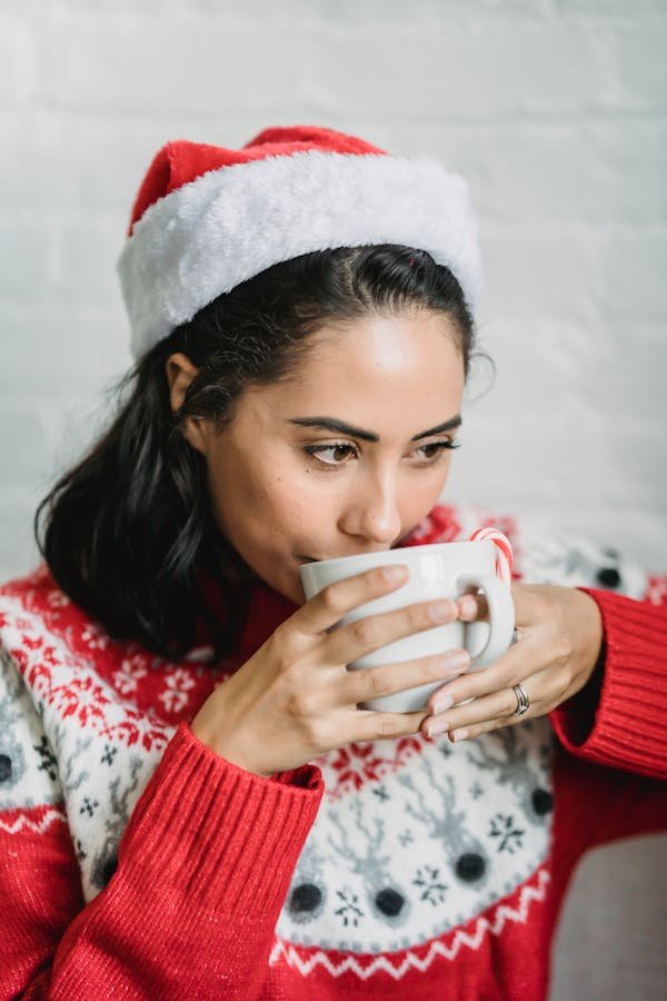 Robe pull festive : alliez confort et élégance pour les célébrations